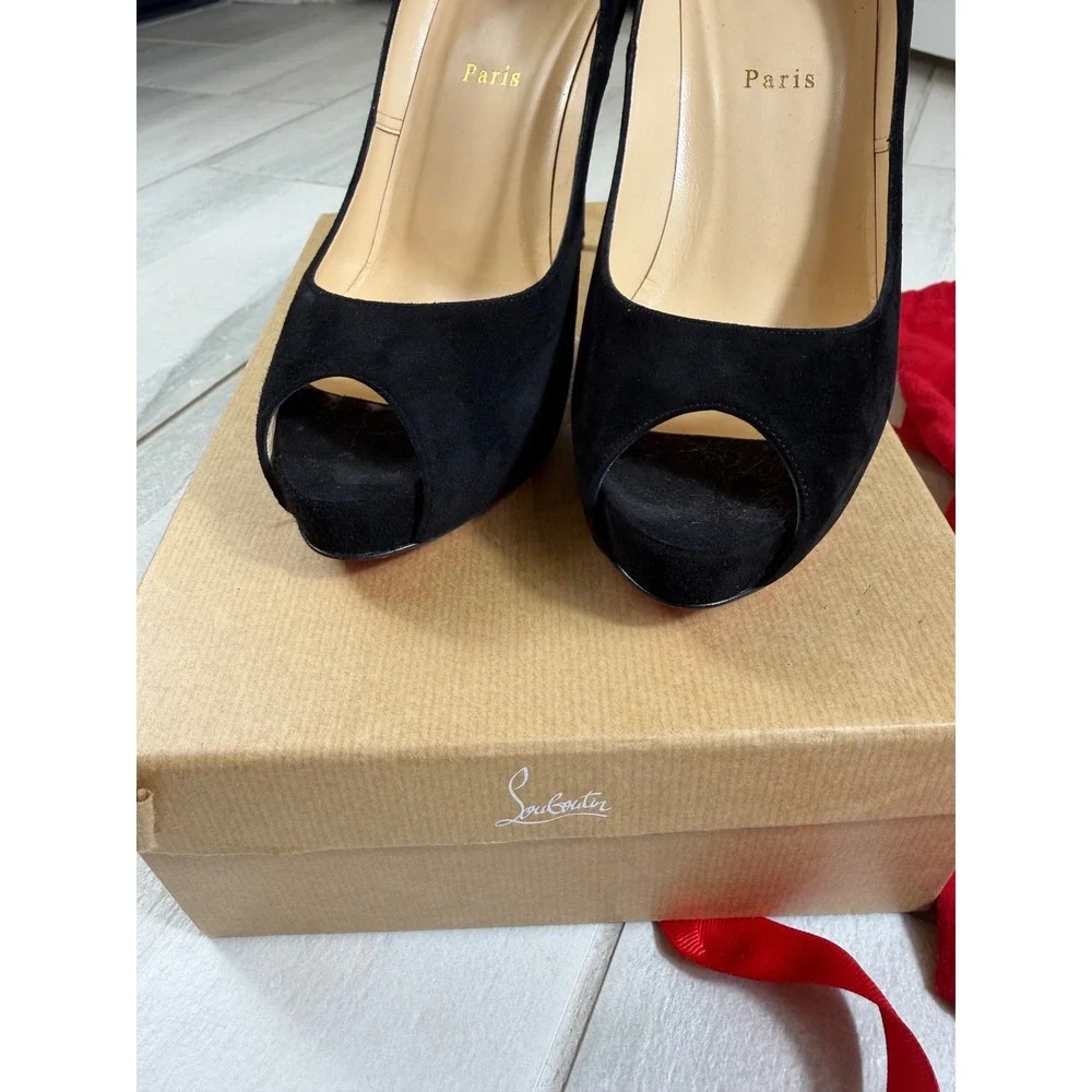 Christian Louboutin New Very Prive 120 Black Suede Peep Toe Pump 40.5 3151081